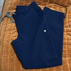 Figs straight leg scrub pants, women’s small